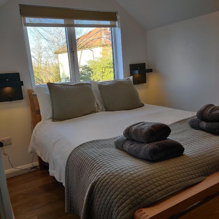 Delightful & Picturesque Modern Detached Apartment, Next To Chester Zoo, Near Park And Ride To City Centre מראה חיצוני תמונה