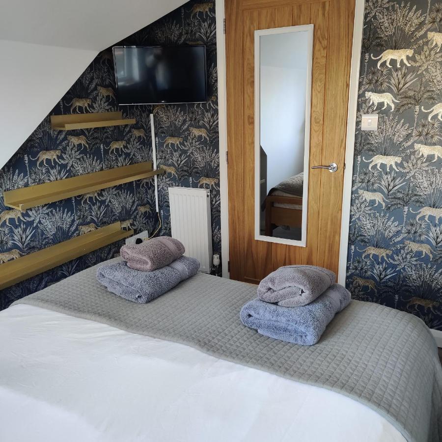 Delightful & Picturesque Modern Detached Apartment, Next To Chester Zoo, Near Park And Ride To City Centre מראה חיצוני תמונה
